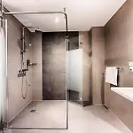 Premier Centre 3*