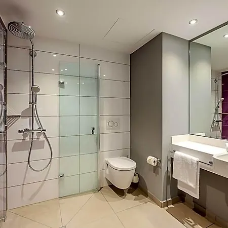 Premier Centre 3*