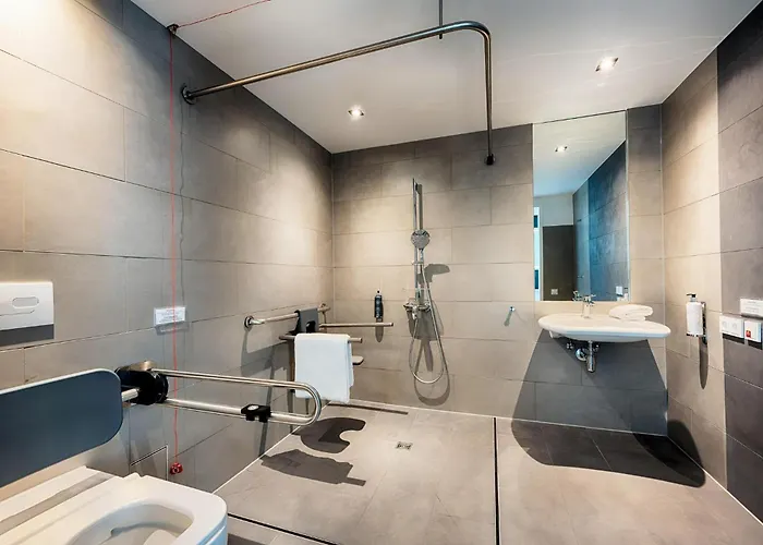 Premier Centre Hotel 3*